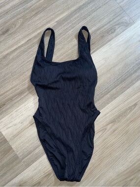 Vince Camuto Black One-Piece Swimsuit